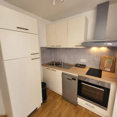 Neubau - 2 Zimmer Wohnung アパート *