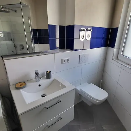 Neubau - 2 Zimmer Wohnung アパート *
